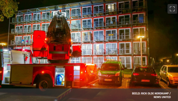 Sprinkler blust brand in containerwoning Hengelo