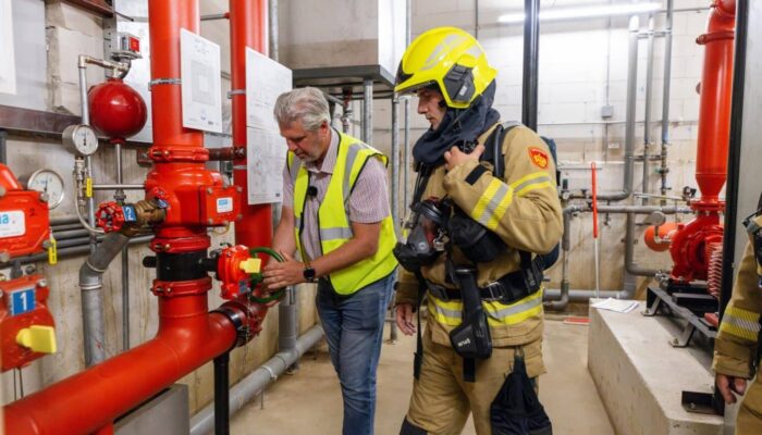 Opleidingsmodule beschikbaar over bestrijding van brand in een bouwwerk met sprinklerinstallatiegebouw