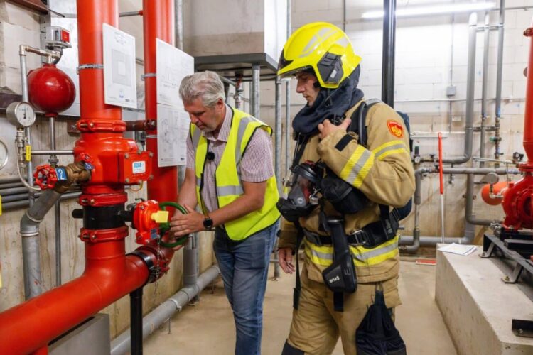 Opleidingsmodule beschikbaar over bestrijding van brand in een bouwwerk met sprinklerinstallatiegebouw